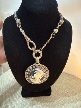 Vintage-Inspired Silver Cameo Pendant Necklace with Crystal Halo - Silver
